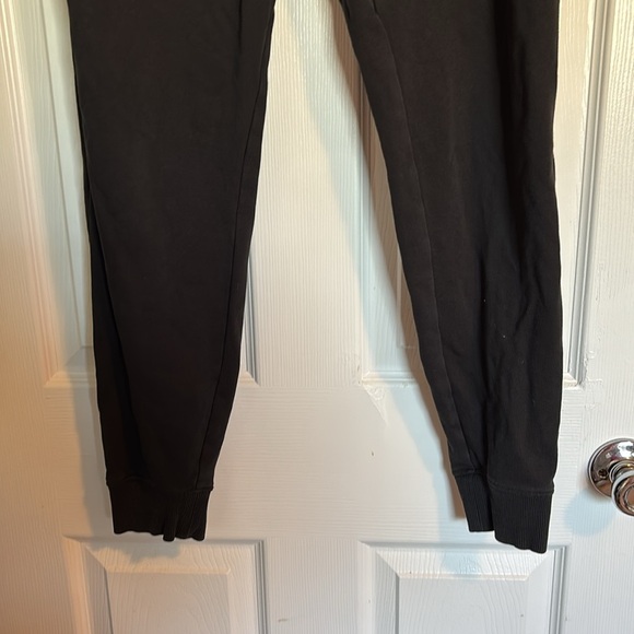 Gymshark men’s black jogger sweatpants size medium - Picture 3 of 10